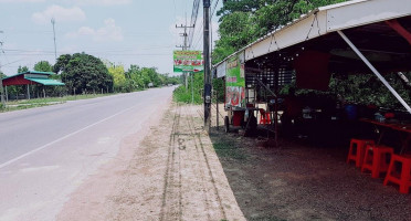 ครัวสำราญอาหารป่า ก๋วยเตี๋ยวหมูตุ๋น ขุนช้าง outside