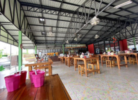 ร้านอาหาร​ ครัวบ้านโรจฟ์ inside