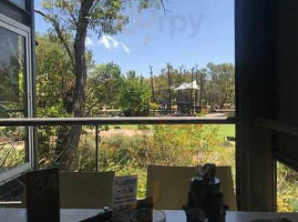 Crust Gourmet Pizza Bar outside