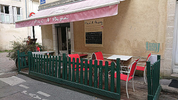 Taka's Kitchen outside
