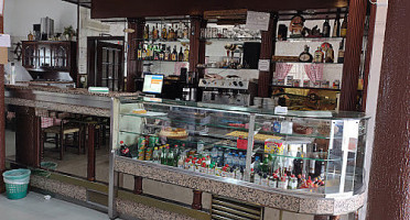Herbs Woodfire Pizza & Pasta inside