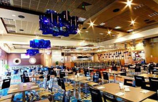 Club Helensvale inside