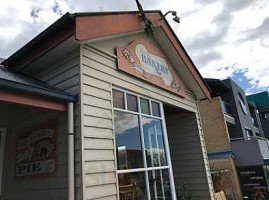 Club Helensvale outside