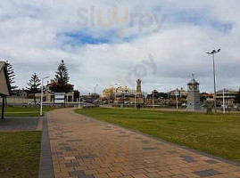 Semaphore & Port Adelaide RSL outside