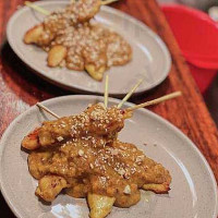 Gor Gai Thai Noodle & Street Food food
