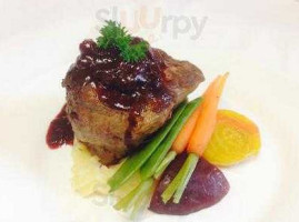 Smokey's Grill food