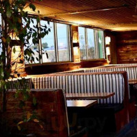 Kent Town Hotel inside