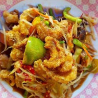 ส้มตำชานชาลา food
