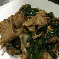 ราดหน้าอาหลิว Food