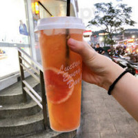 Chū Yùn Hǎo Yùn Chá Jī Lóng Miào Kǒu Diàn drink