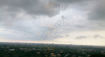 Baba Au Rhum outside