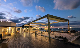 Rottnest Cafe outside