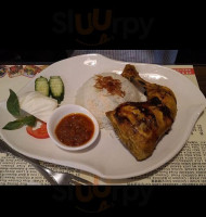 Tattenham Corner Lounge food