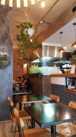Eatdustry Thai inside