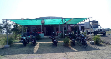 Chef's Cafe Restro outside