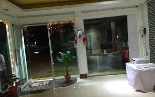 Jaching Faa Dhaba outside