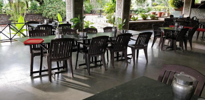 Mile Stone À l'intérieur