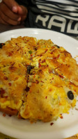 Deparis Bakes food