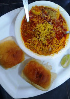 Shree Joshi Wadewale Paud Misal Cha Darbar food