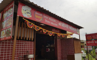 Shree Joshi Wadewale Paud Misal Cha Darbar outside