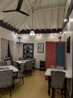 Mezmiz Goa inside