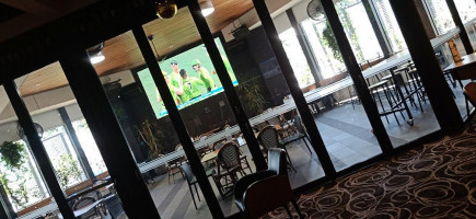 Elizabeth Tavern inside