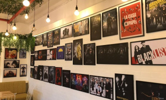 Mocca Fursatt inside