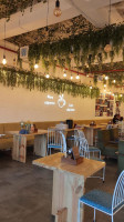Mocca Fursatt inside