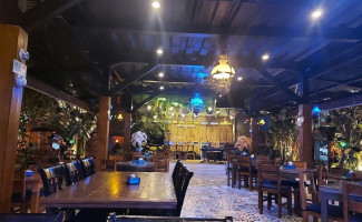 Soemoer Timbo Heritage Resto inside