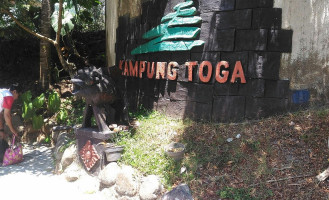 Kampung Toga Villa Resto outside