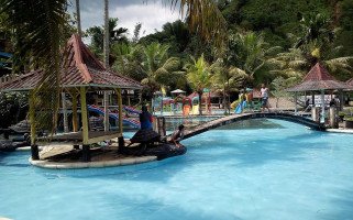 Kampung Toga Villa Resto outside