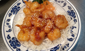 May's Kitchen food