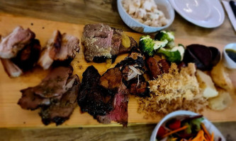 The Victoria Tavern food