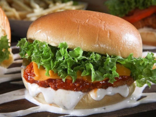 Iburger International-al Khawaneej