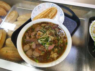 2 Foodies Mount Pritchard