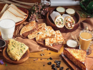 What A Paratha Allama Iqbal Town