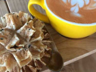 มีนา คาเฟ่