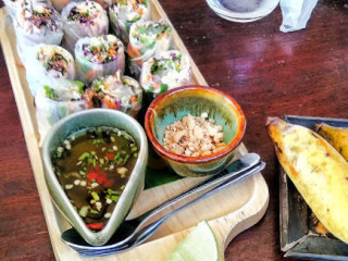 คาเฟ่ เดอ ลาว