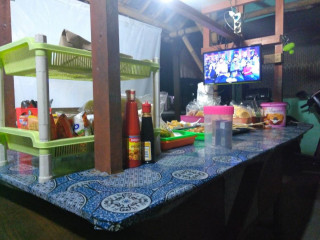 Wedangan Kampoeng Pojok (free Wifi)