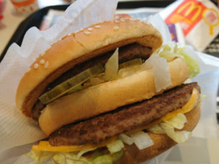 マクドナルド Yì Chéng Xióng Běn Kōng Gǎng インター Diàn