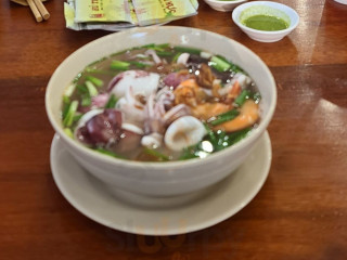 Hủ Tiếu Mực Ông Già Cali