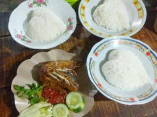 Warung Pak Ali Sop Spesial Ayam Kampung