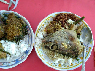 Warung Nasi Padang Prasmanan