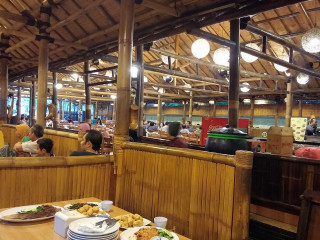 Warung Lesehan Kebon Pring Trosobo