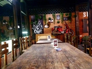 Luminous Gresik Cafe