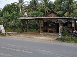 Warung Pojok Sederhana Bu Sainem