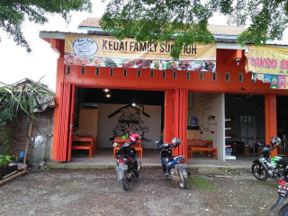 Kedai Family Sumpiuh