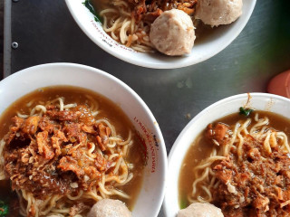 Bakso Mi Ayam Es Plengeh