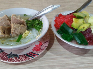 Bakso Urat Jumbo Dan Mie Ayam Solo