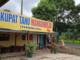 Kupat Tahu Mangunreja